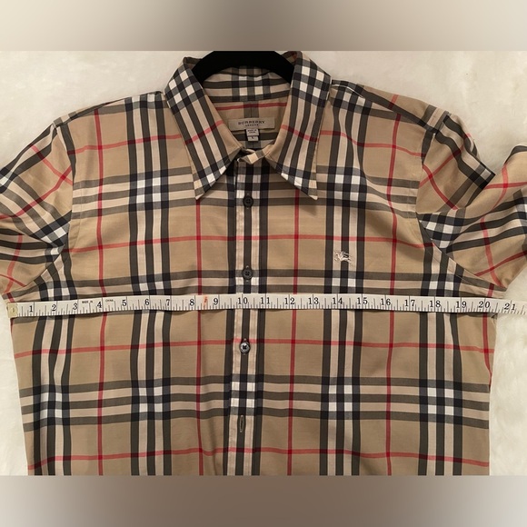 Classic 3/4 Sleeve Burberry Button Down - Picture 6 of 6